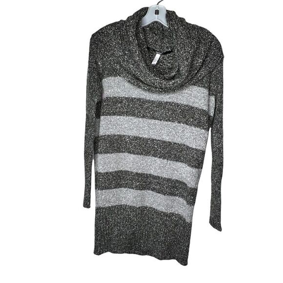 Kensie Turtleneck Sweater‎ - Picture 1 of 6